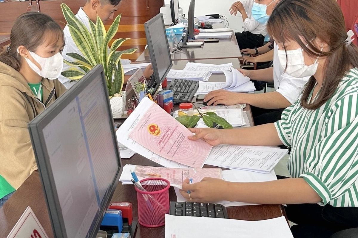 Đội ngũ công chứng viên