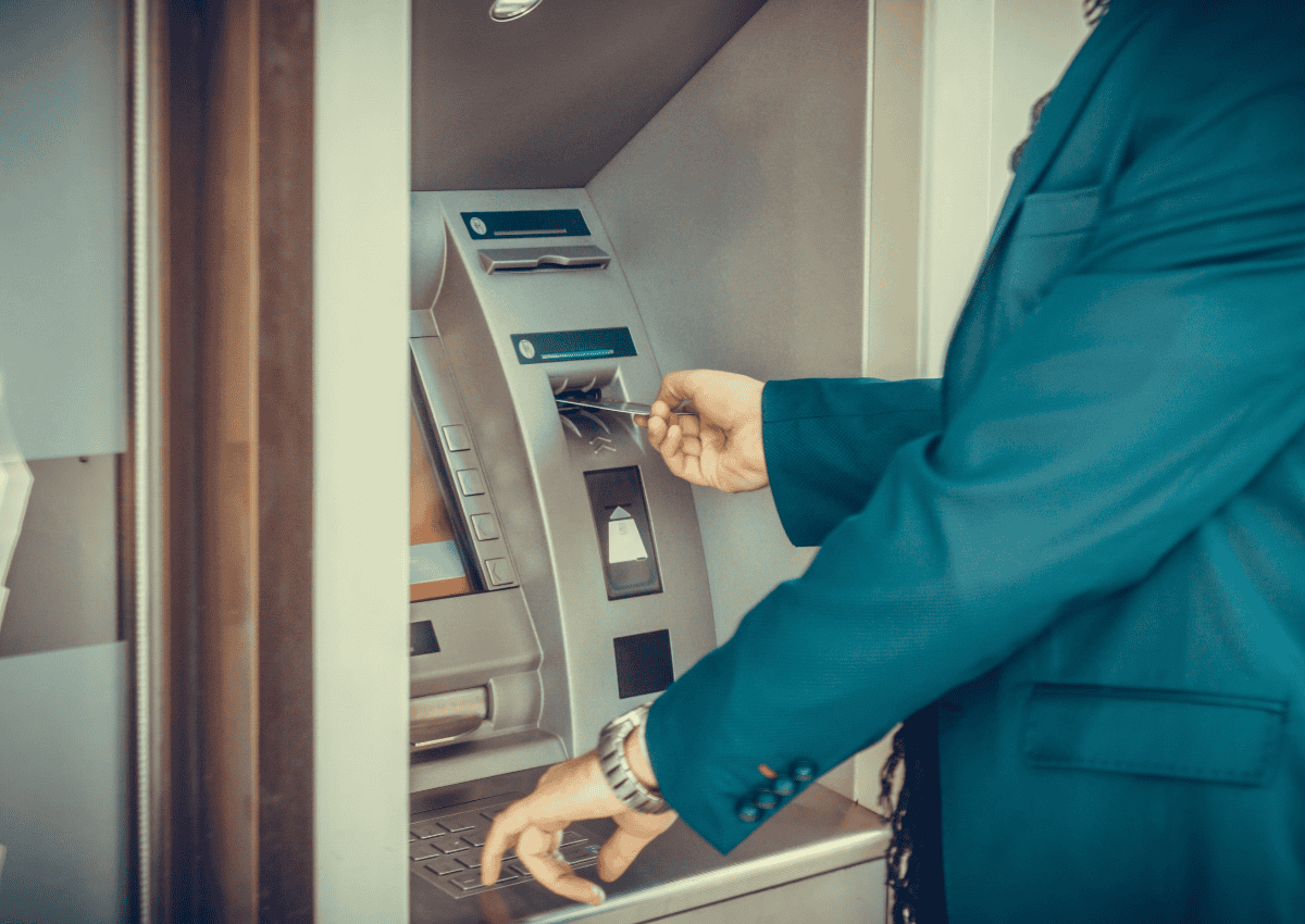 Cách rút tiền từ thẻ tín dụng Sacombank