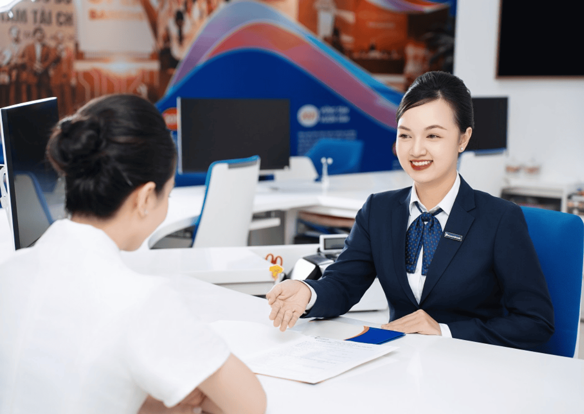 Rút tiền tại Quầy Sacombank