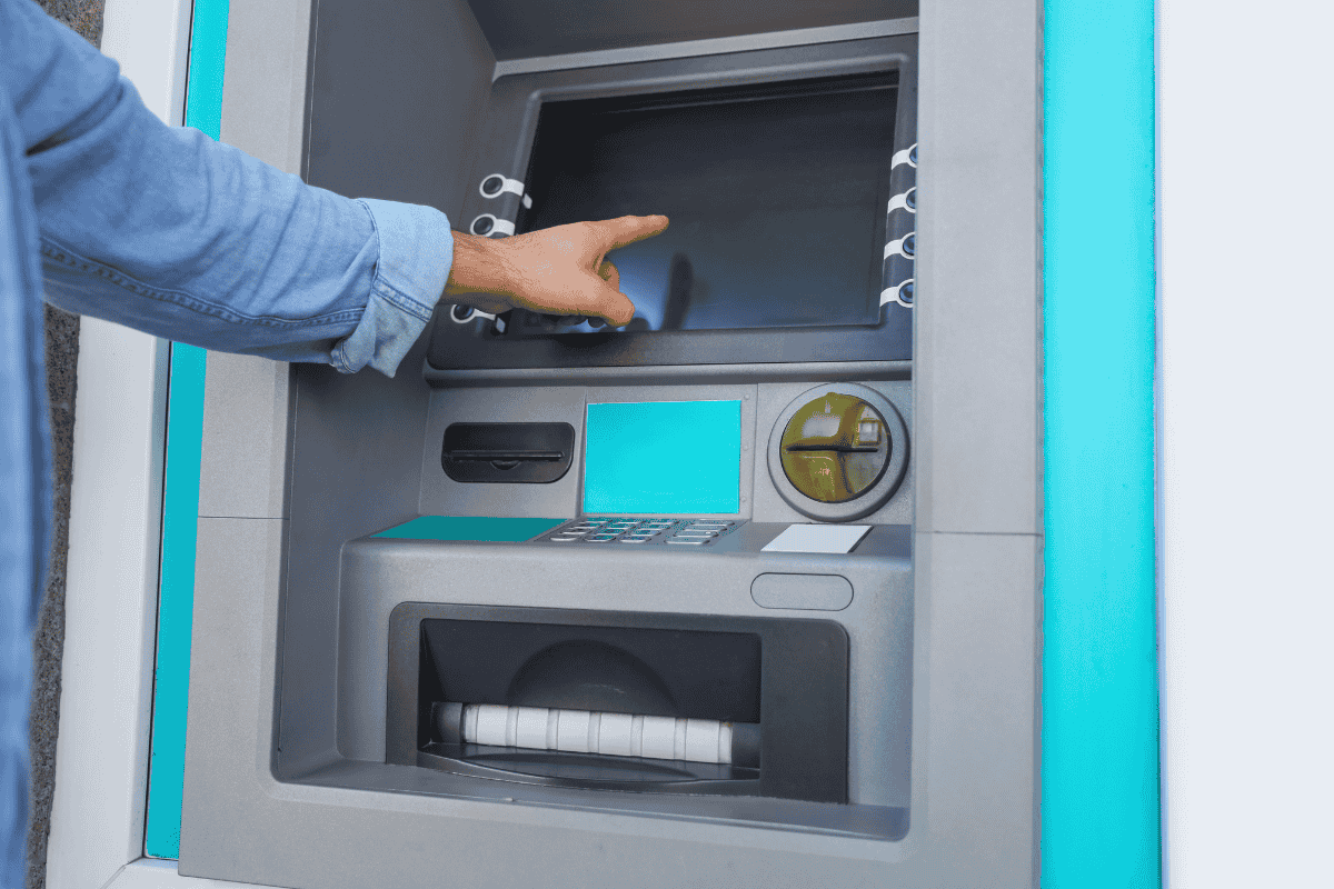 Hạn mức rút tiền ATM Techcombank theo loại thẻ